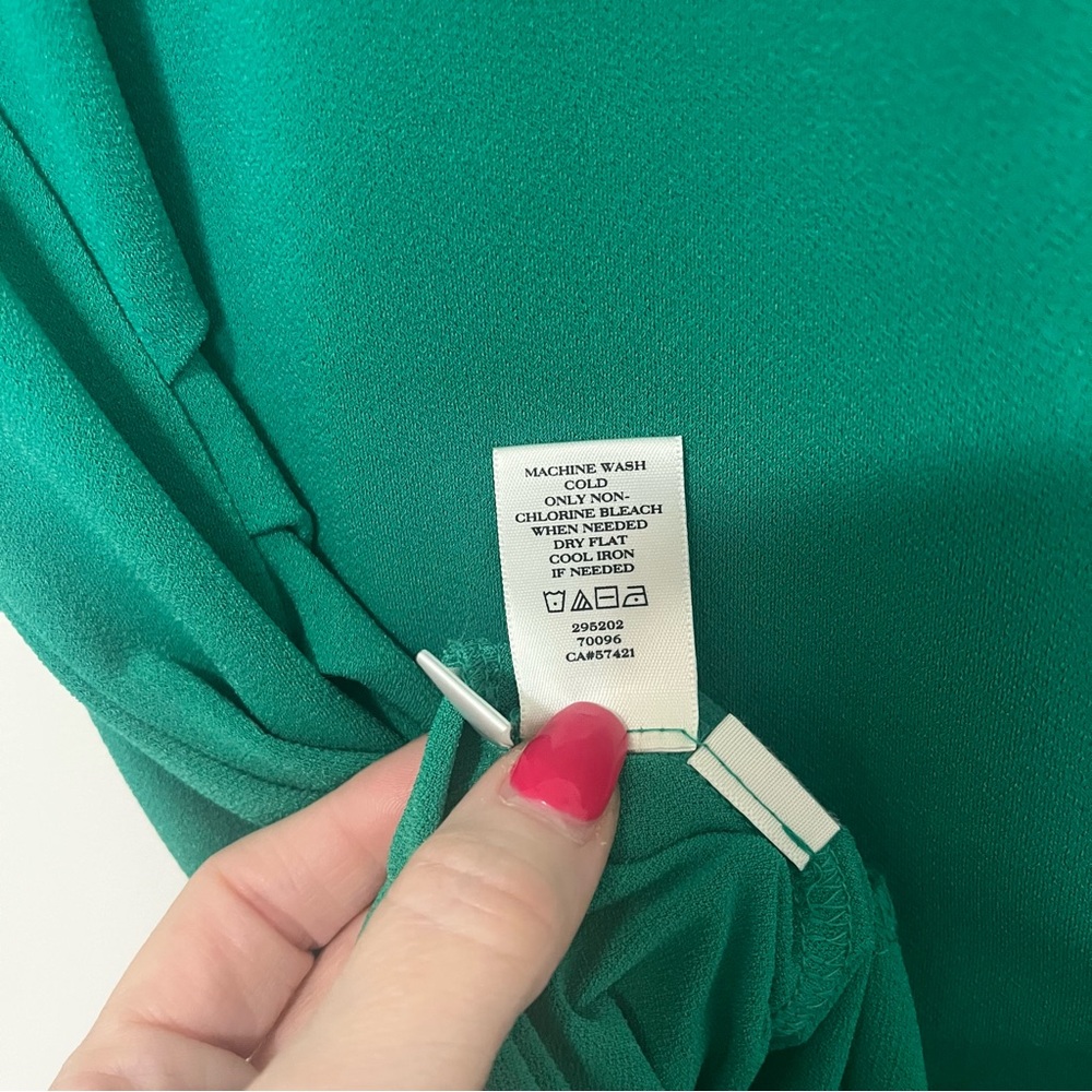 Ann Taylor Vibrant Green Blouse. Size Medium Petite. - Picture 6 of 9